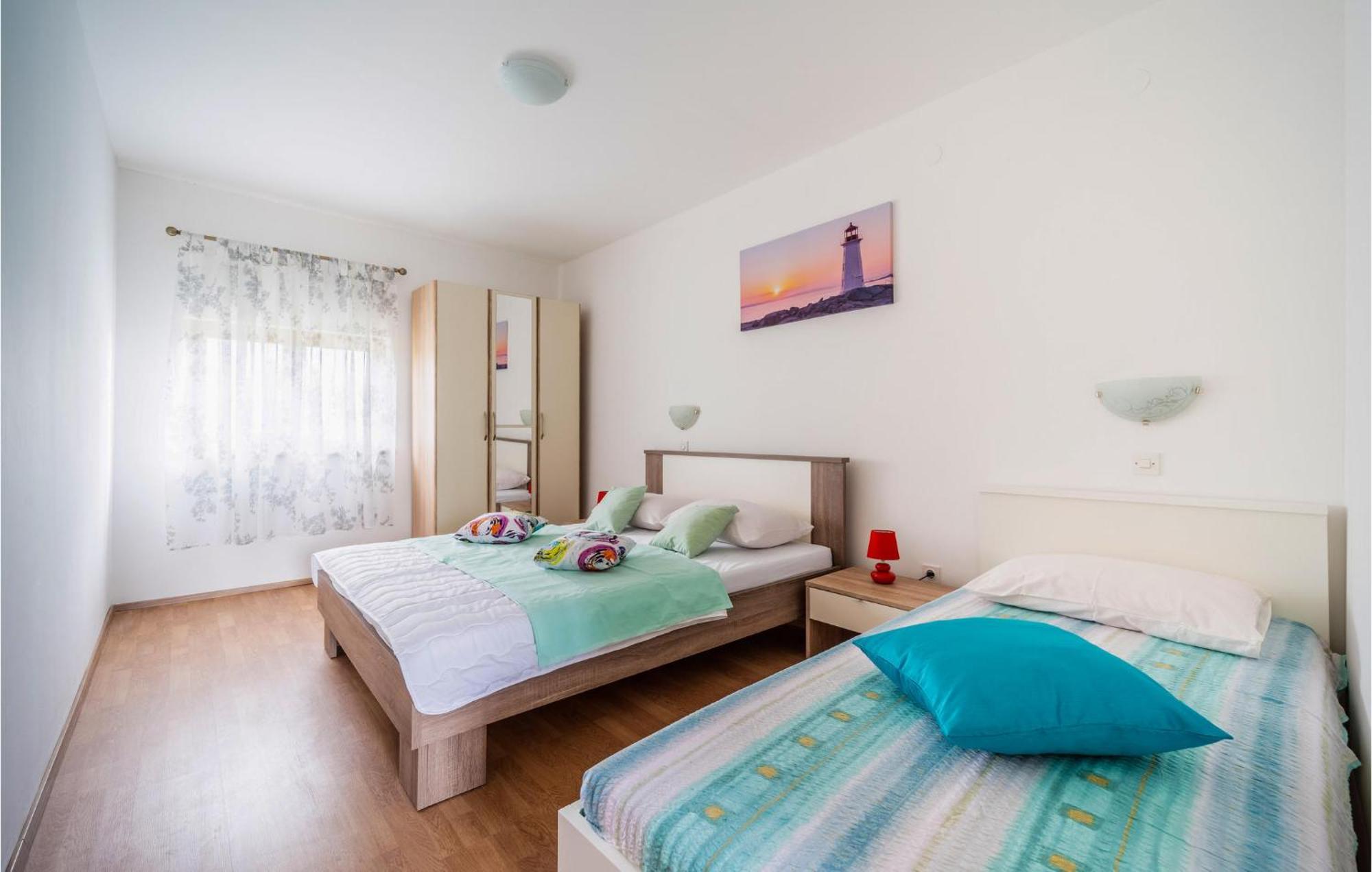 Amazing Apartment In Krnica With Kitchen Екстериор снимка